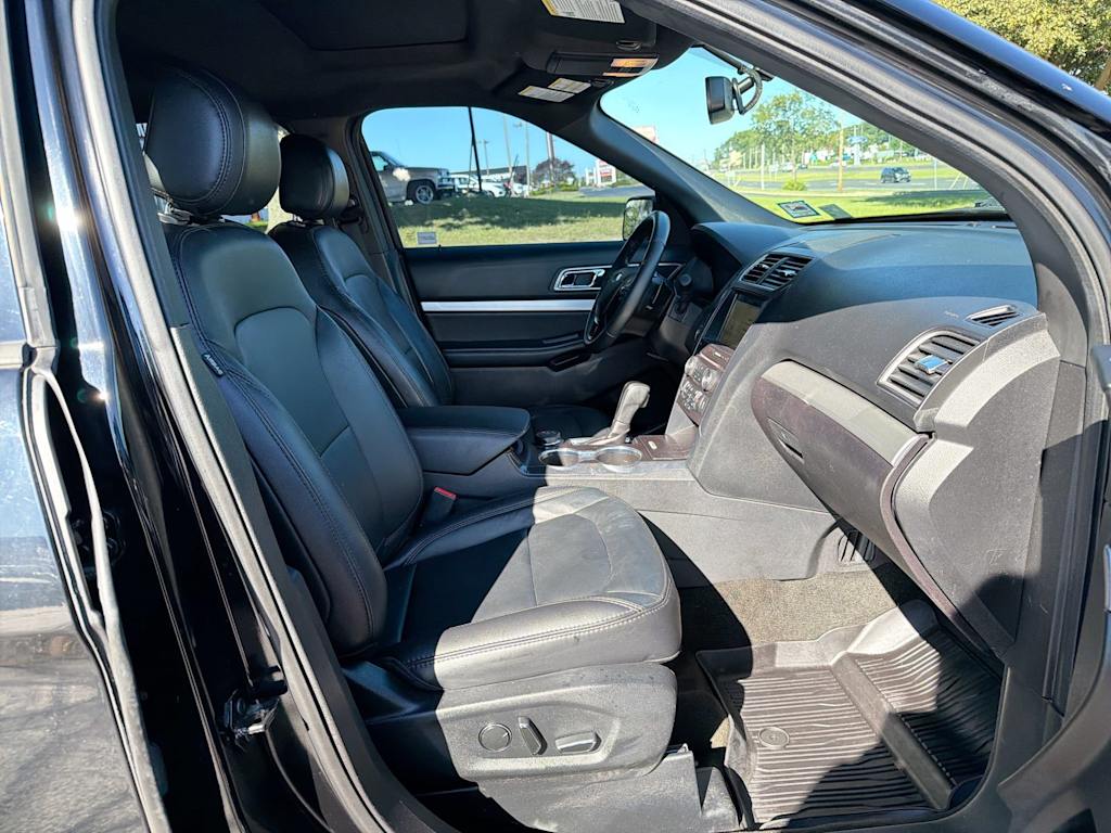 Thumbnail: 2017 Ford Explorer - 11