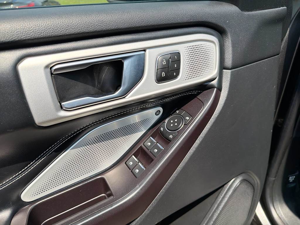 Thumbnail: 2020 Ford Explorer - 27