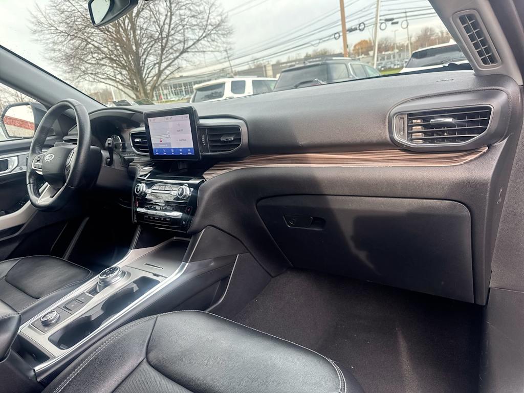 Thumbnail: 2022 Ford Explorer - 8
