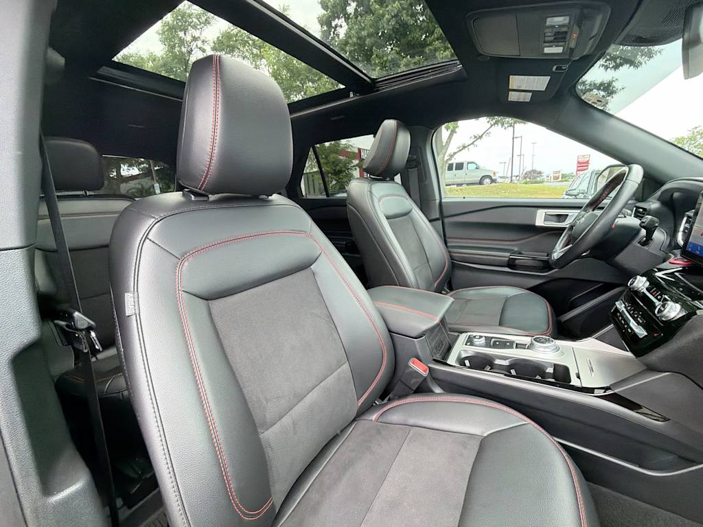 Thumbnail: 2022 Ford Explorer - 25