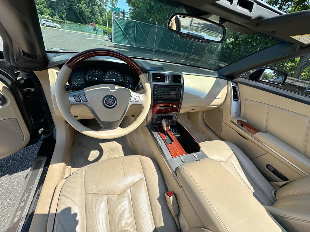 Thumbnail: 2007 Cadillac XLR - 10