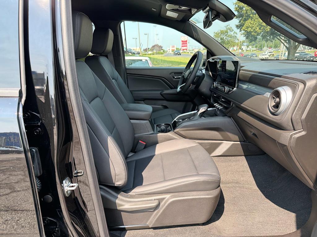 Thumbnail: 2026 Chevrolet Colorado - 9