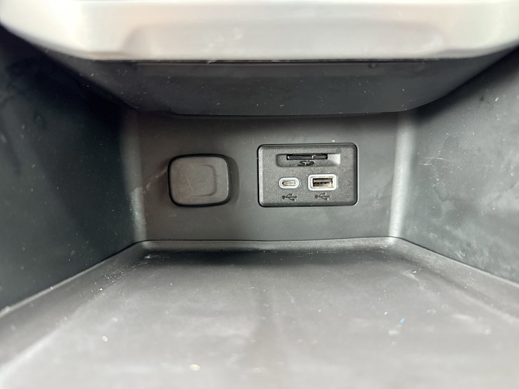 Thumbnail: 2023 GMC Acadia - 32