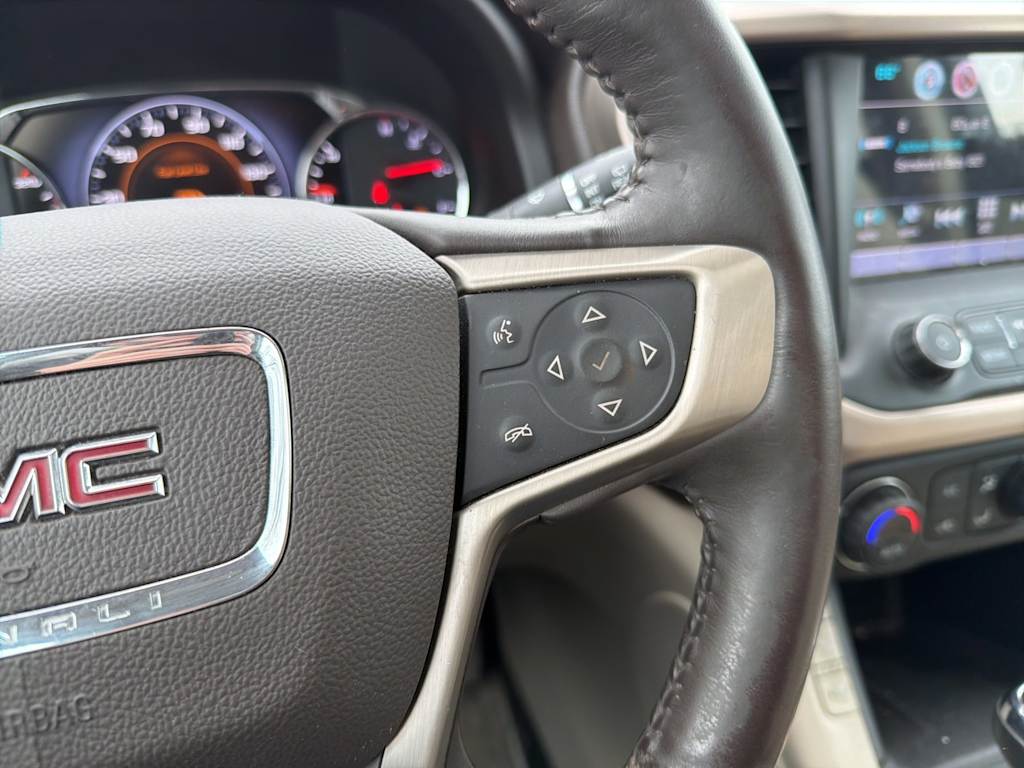 Thumbnail: 2017 GMC Acadia - 22