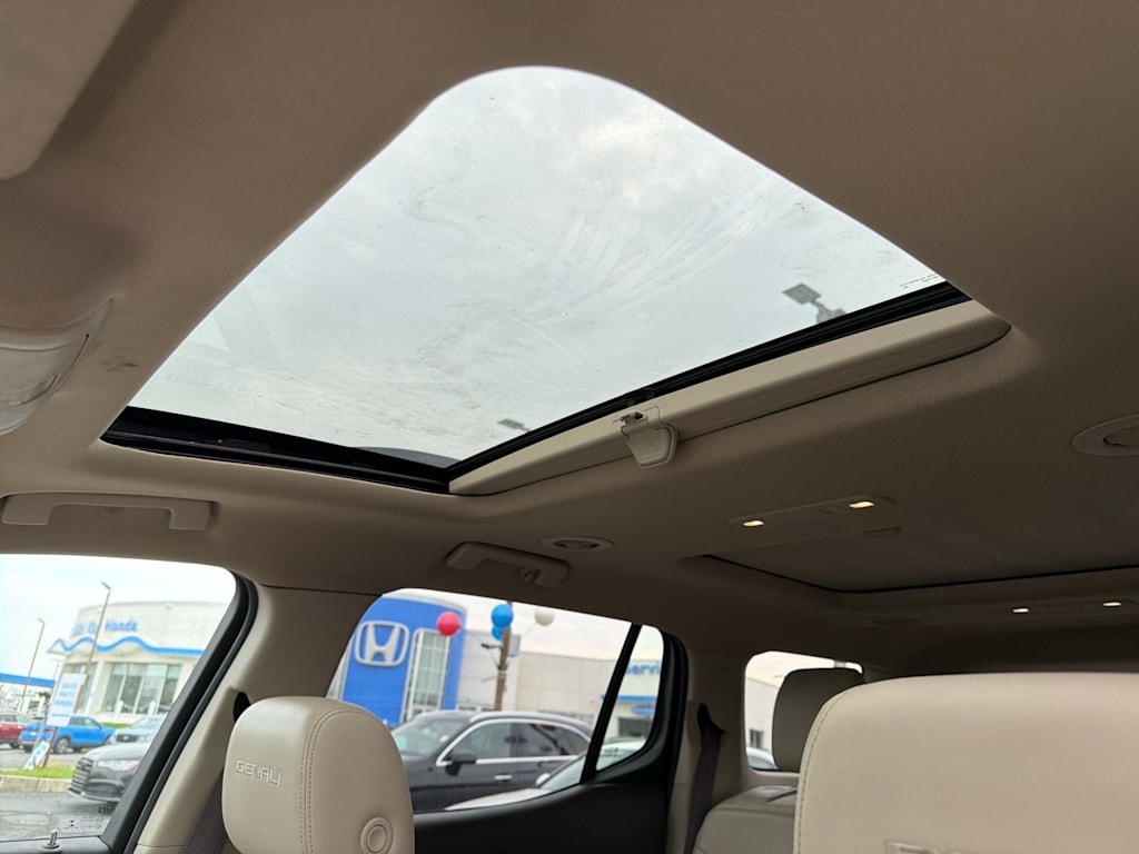 Thumbnail: 2017 GMC Acadia - 23