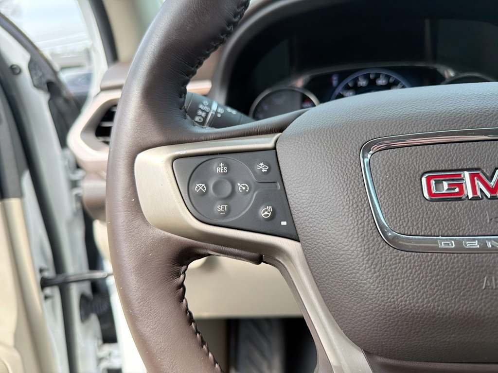 Thumbnail: 2017 GMC Acadia - 31