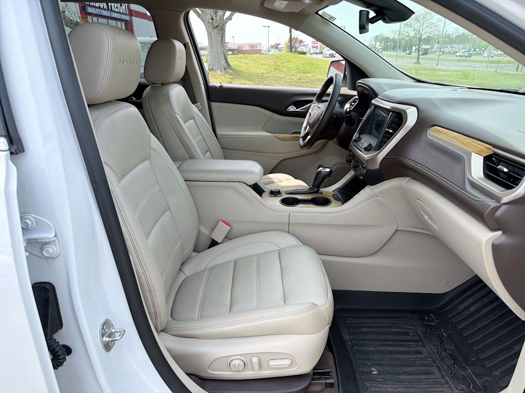 Thumbnail: 2017 GMC Acadia - 11