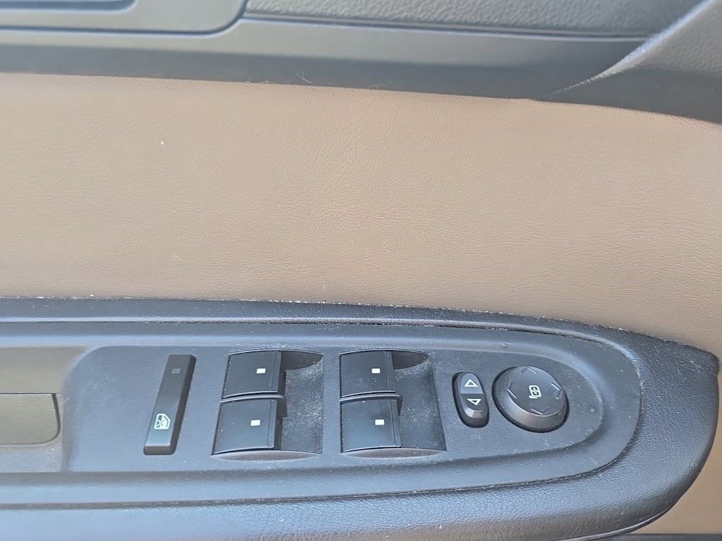 Thumbnail: 2015 GMC Acadia - 22