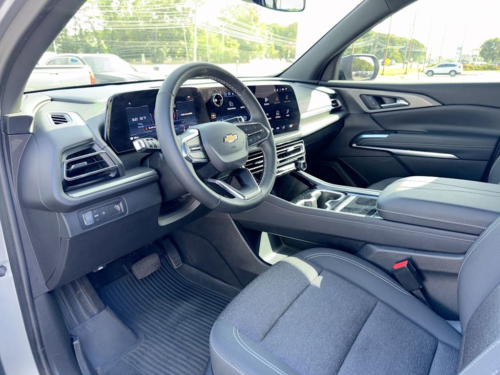 Thumbnail: 2024 Chevrolet Traverse - 2