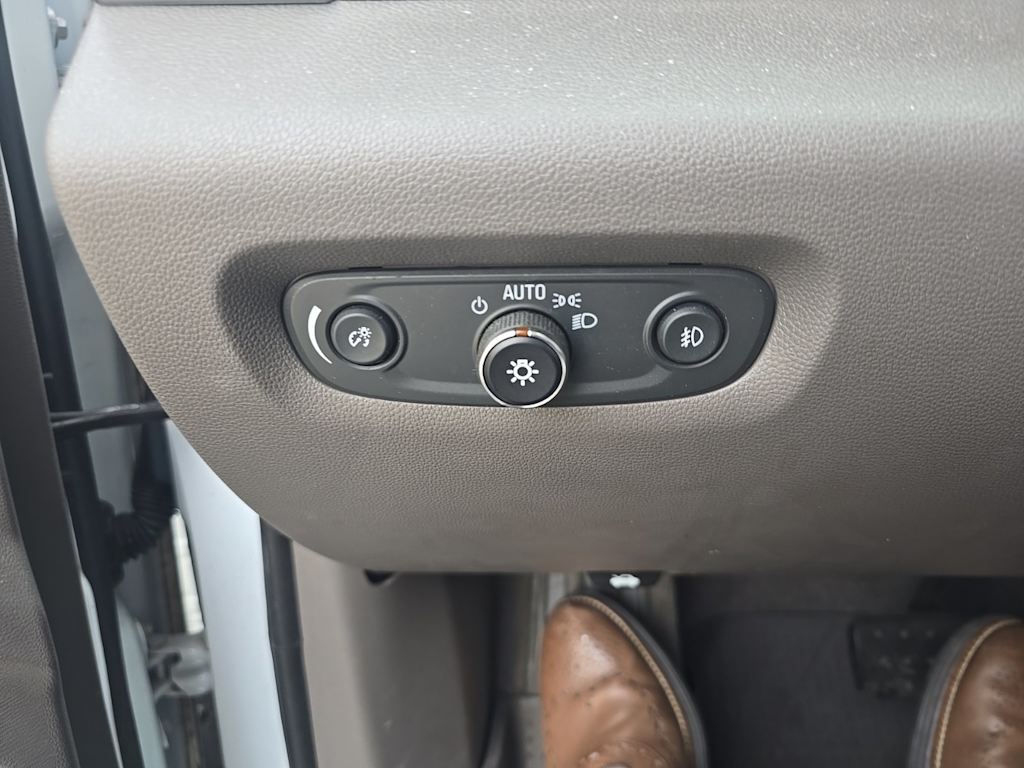 Thumbnail: 2019 Chevrolet Traverse - 23