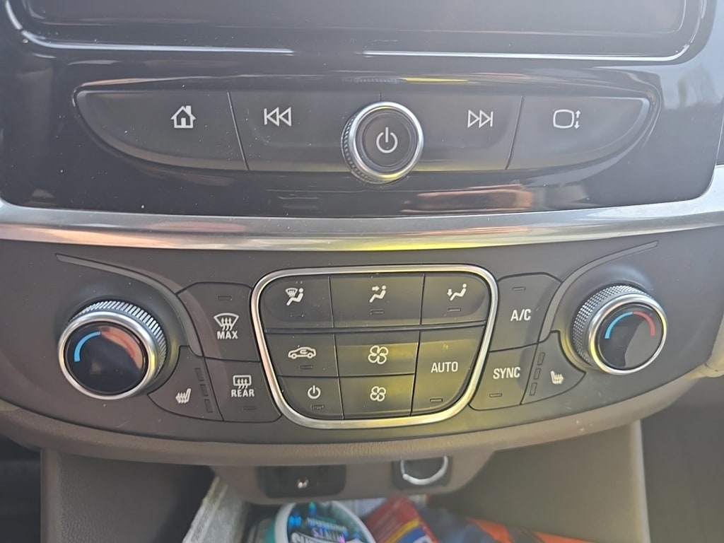 Thumbnail: 2019 Chevrolet Traverse - 25