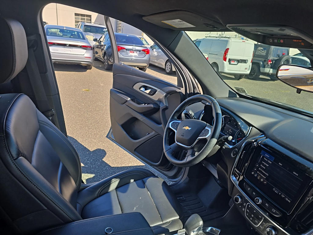 Thumbnail: 2023 Chevrolet Traverse - 2