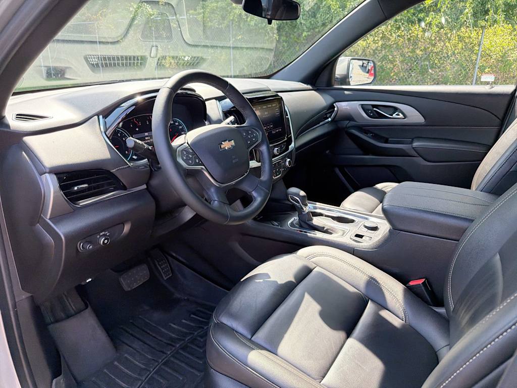 Thumbnail: 2023 Chevrolet Traverse - 2