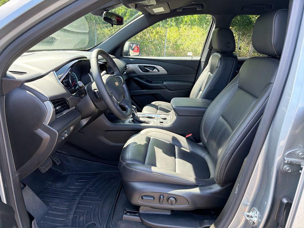 Thumbnail: 2023 Chevrolet Traverse - 9