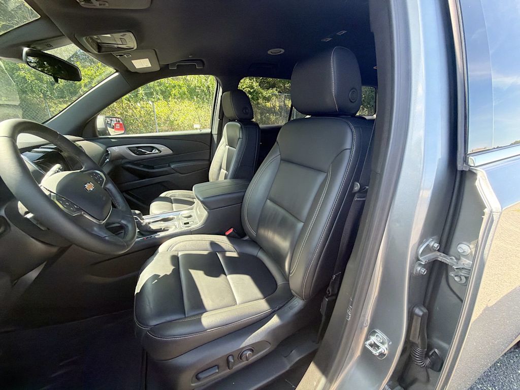 Thumbnail: 2023 Chevrolet Traverse - 28