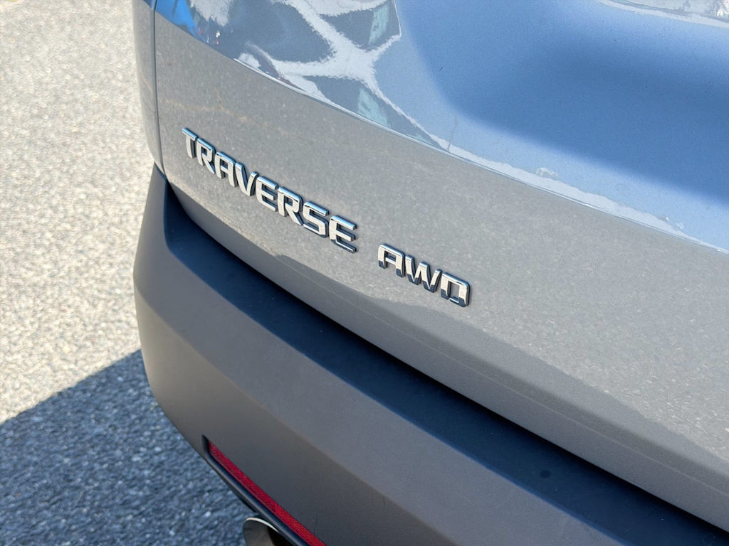 Thumbnail: 2023 Chevrolet Traverse - 6