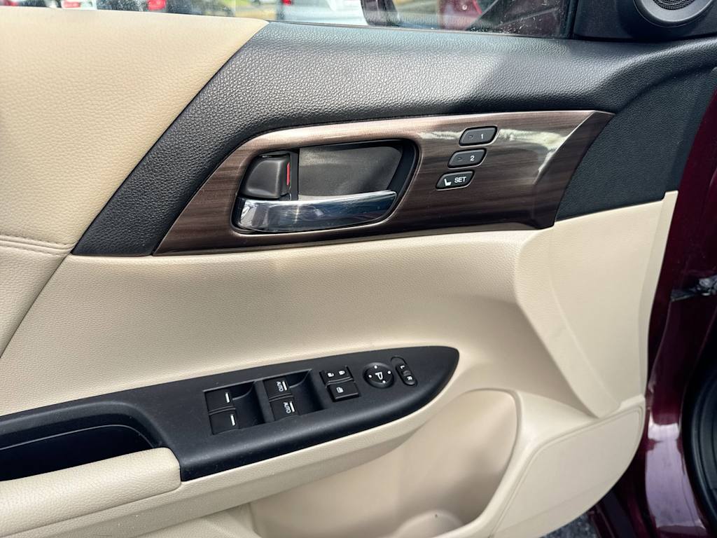 Thumbnail: 2017 Honda Accord - 28