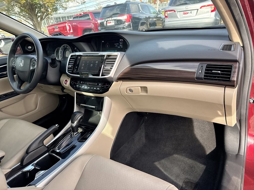 Thumbnail: 2017 Honda Accord - 8