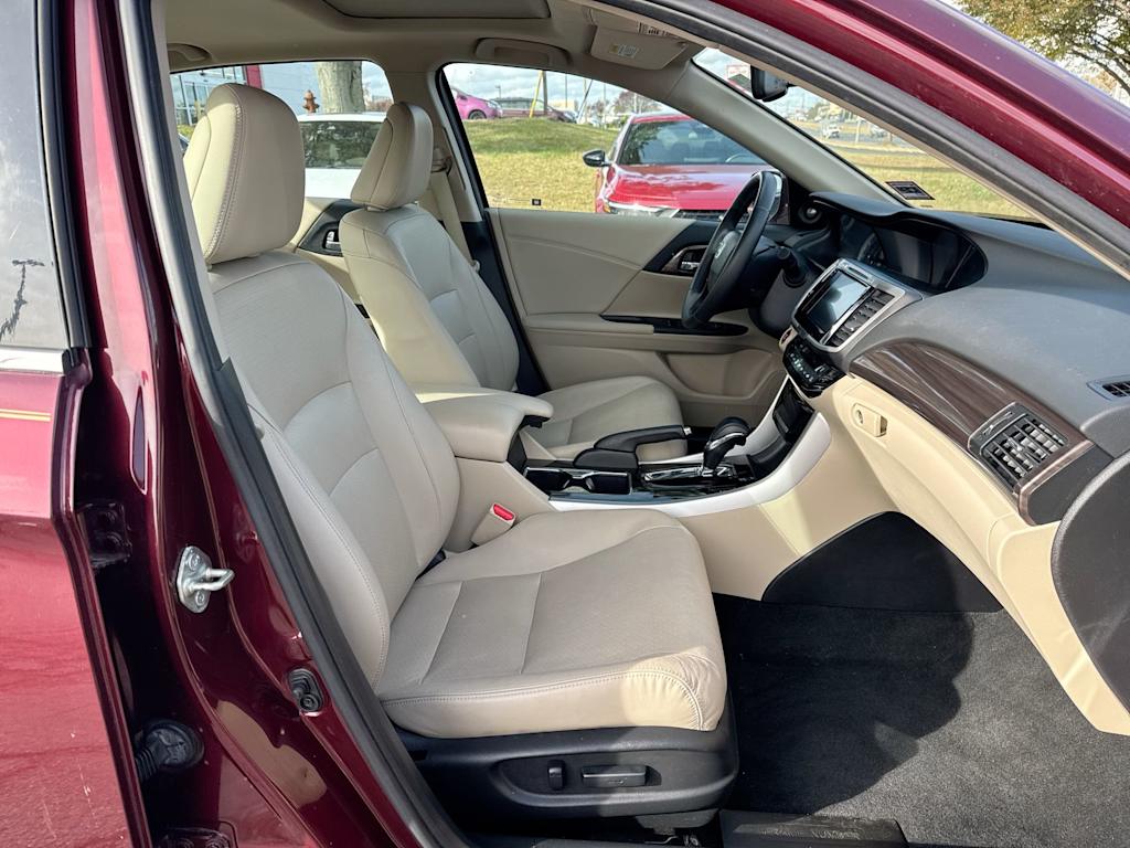 Thumbnail: 2017 Honda Accord - 10