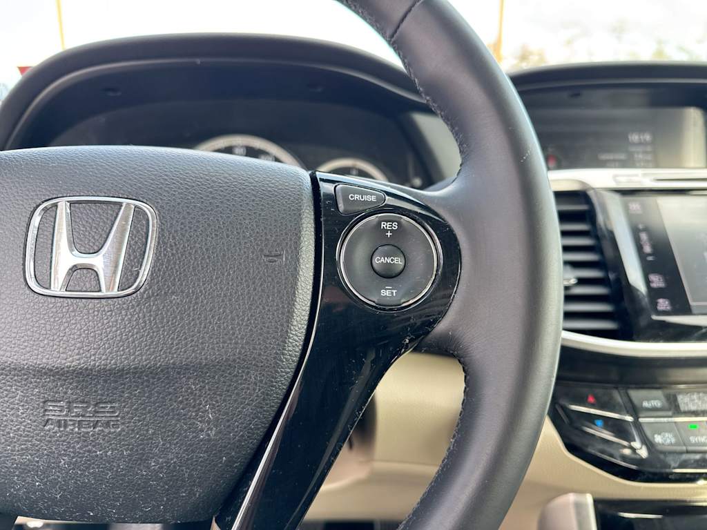 Thumbnail: 2017 Honda Accord - 31