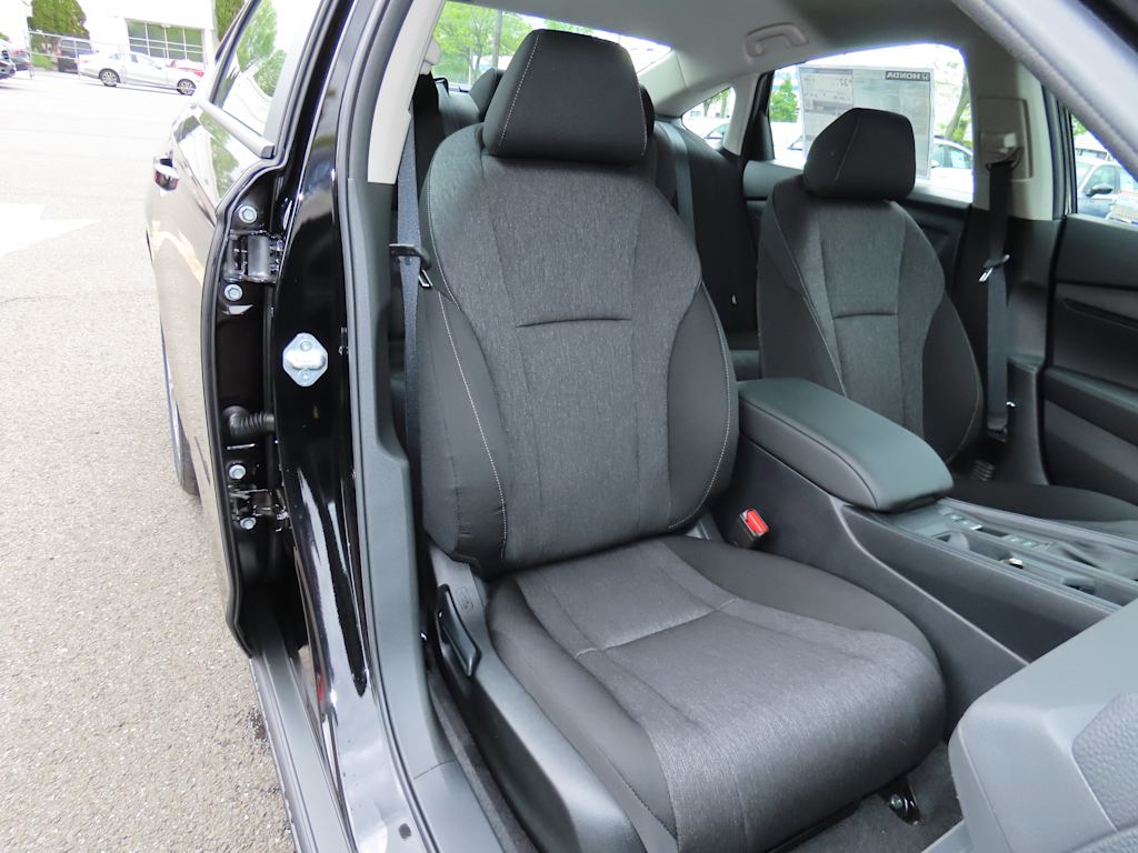 2025 Honda Accord LX 19