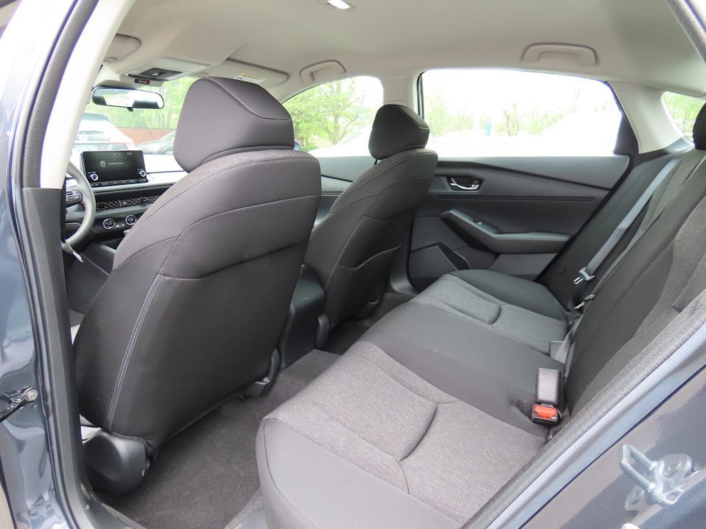 2025 Honda Accord LX 18