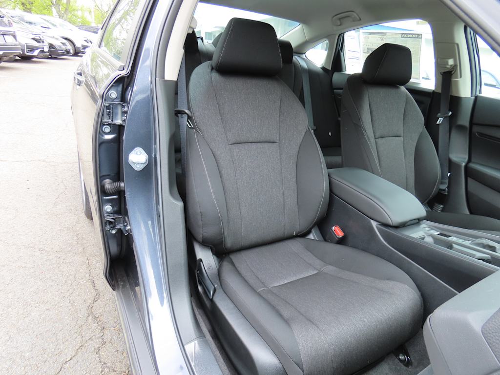 2025 Honda Accord LX 19