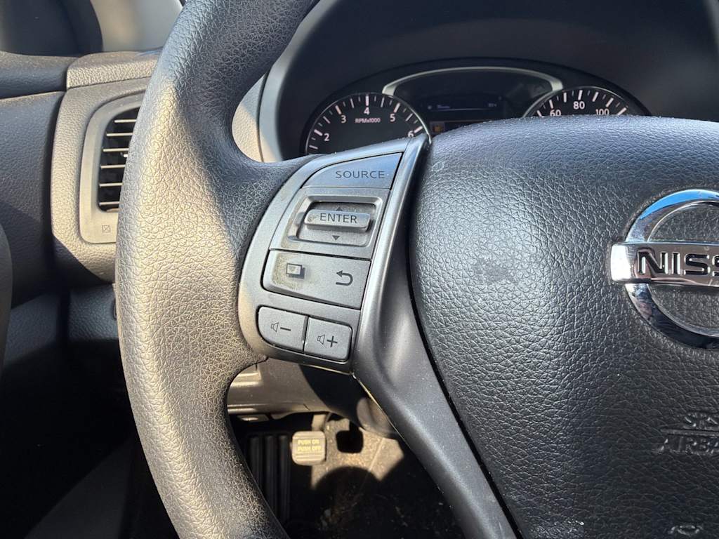 Thumbnail: 2014 Nissan Altima - 18