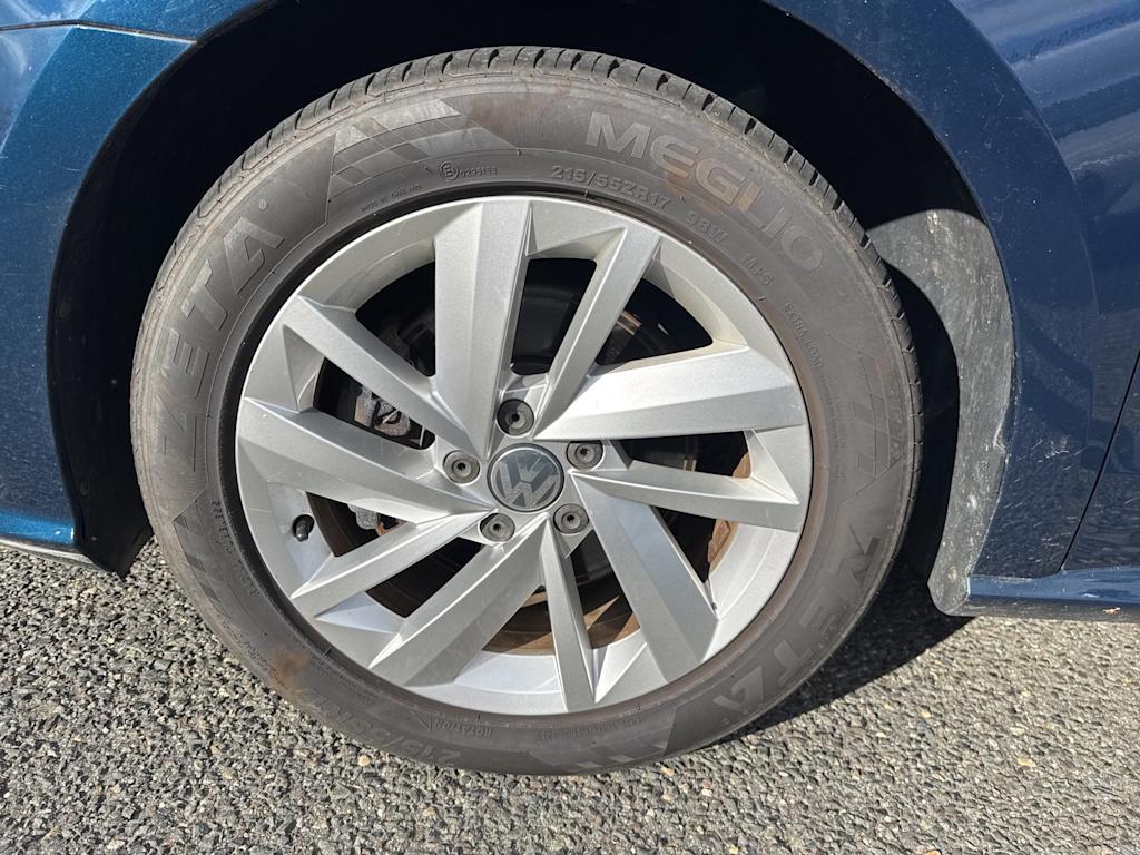 Thumbnail: 2018 Volkswagen Passat - 8