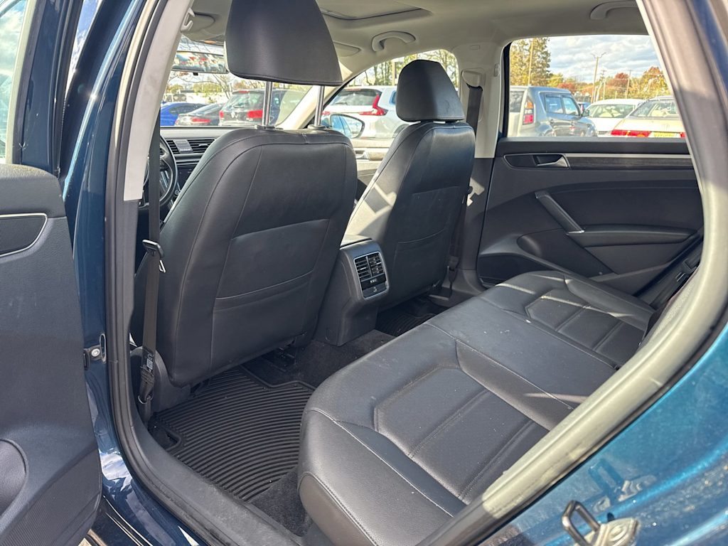 Thumbnail: 2018 Volkswagen Passat - 10