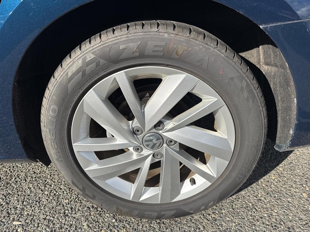 Thumbnail: 2018 Volkswagen Passat - 23