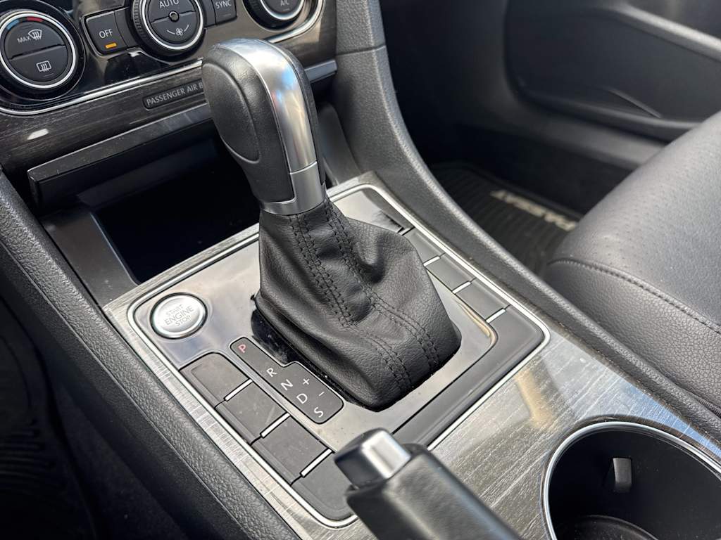 Thumbnail: 2018 Volkswagen Passat - 12