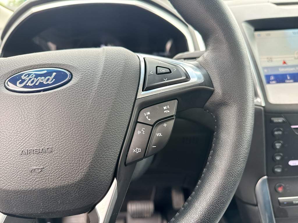 Thumbnail: 2019 Ford Edge - 32