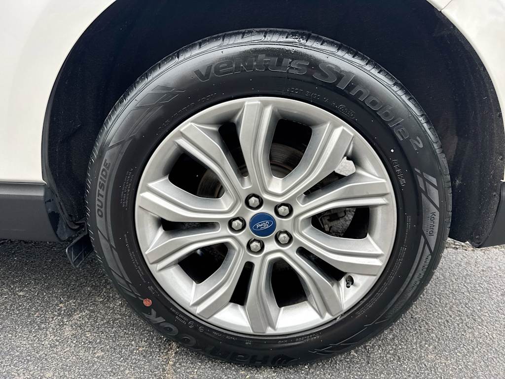 Thumbnail: 2019 Ford Edge - 8