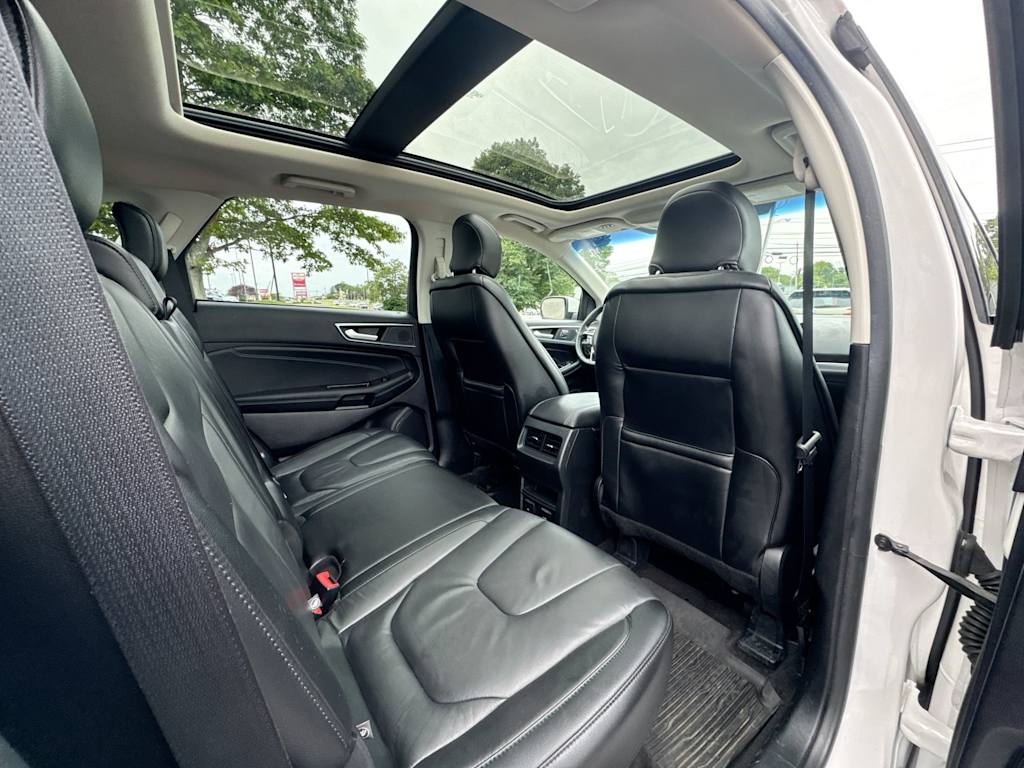 Thumbnail: 2019 Ford Edge - 26