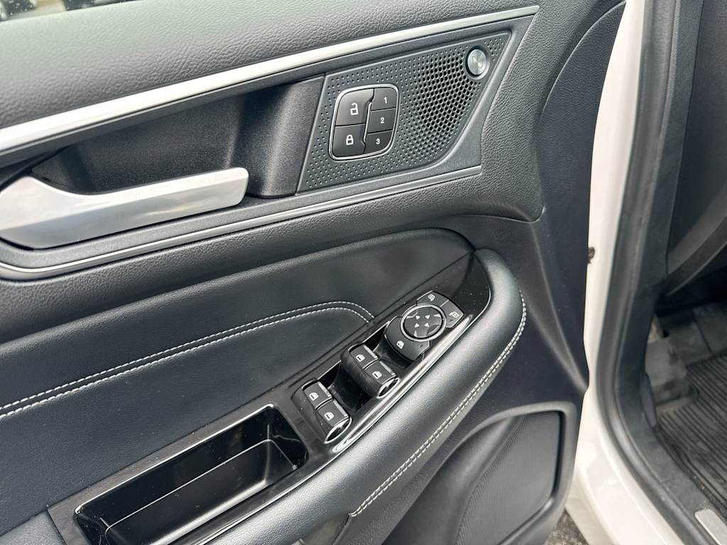 Thumbnail: 2019 Ford Edge - 29