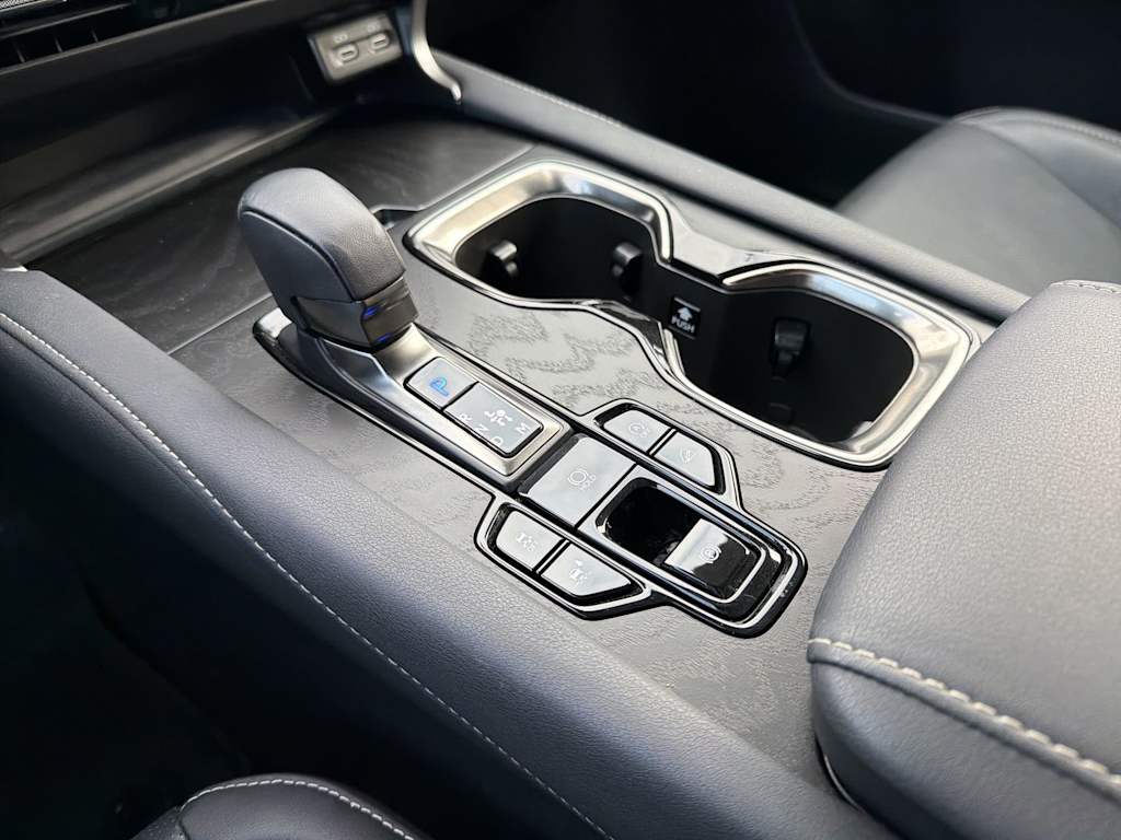 Thumbnail: 2023 Lexus RX - 16