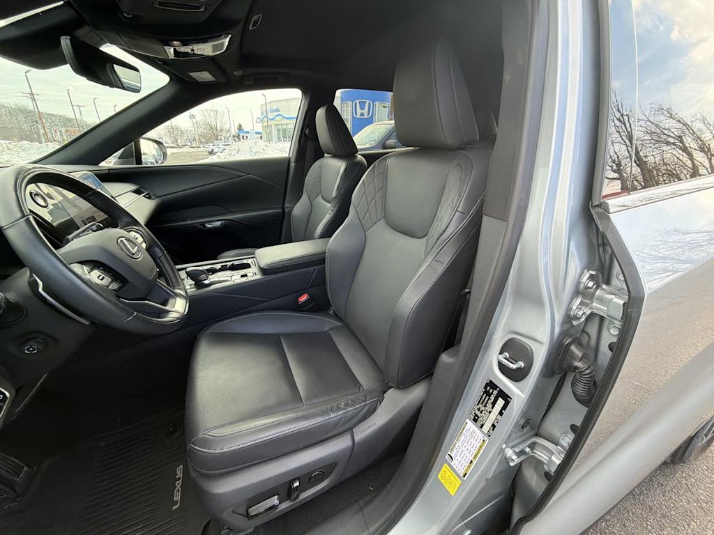 Thumbnail: 2023 Lexus RX - 28