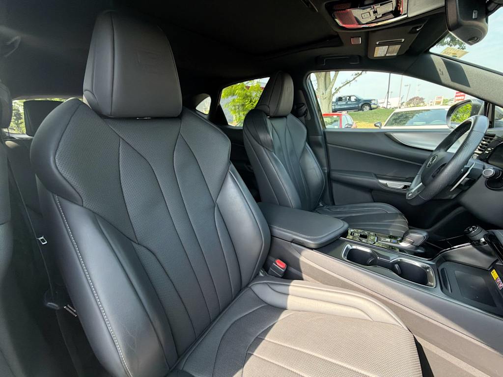 Thumbnail: 2024 Lexus ES - 27