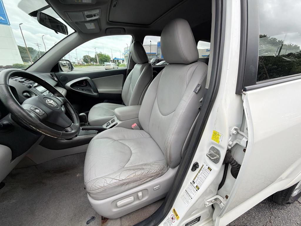 Thumbnail: 2010 Toyota RAV4 - 28