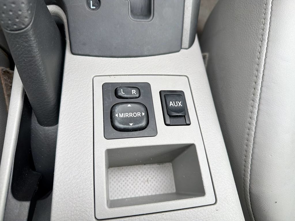 Thumbnail: 2010 Toyota RAV4 - 32
