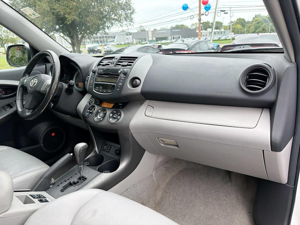 Thumbnail: 2010 Toyota RAV4 - 8