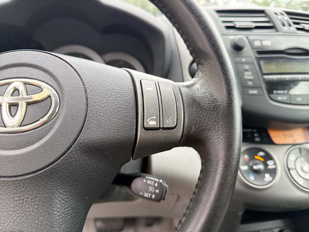 Thumbnail: 2010 Toyota RAV4 - 31