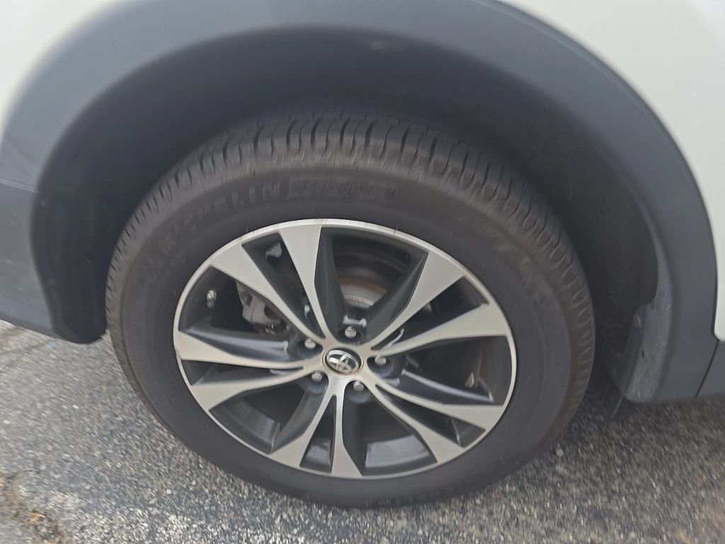 Thumbnail: 2015 Toyota RAV4 - 26