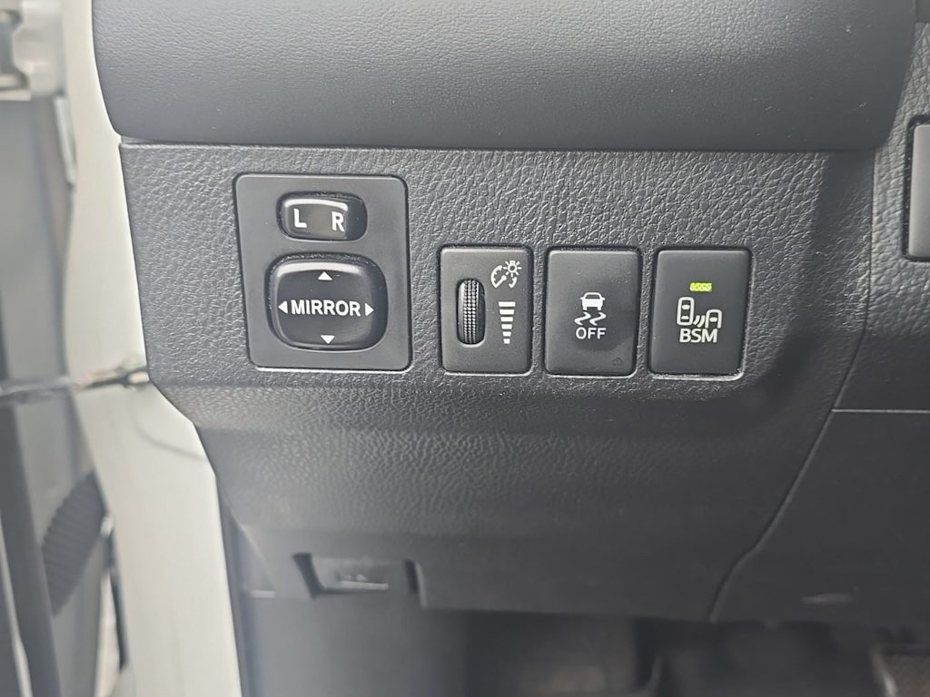 Thumbnail: 2015 Toyota RAV4 - 35