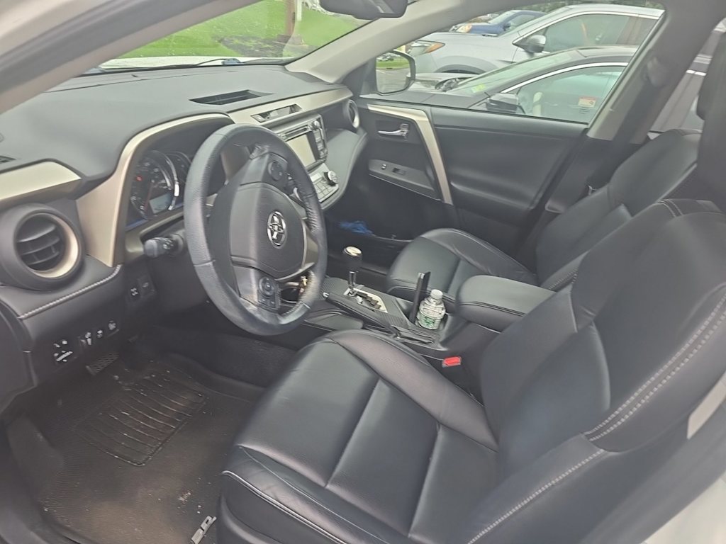 Thumbnail: 2015 Toyota RAV4 - 2