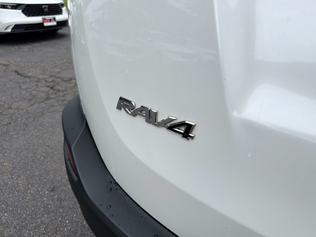 Thumbnail: 2015 Toyota RAV4 - 6