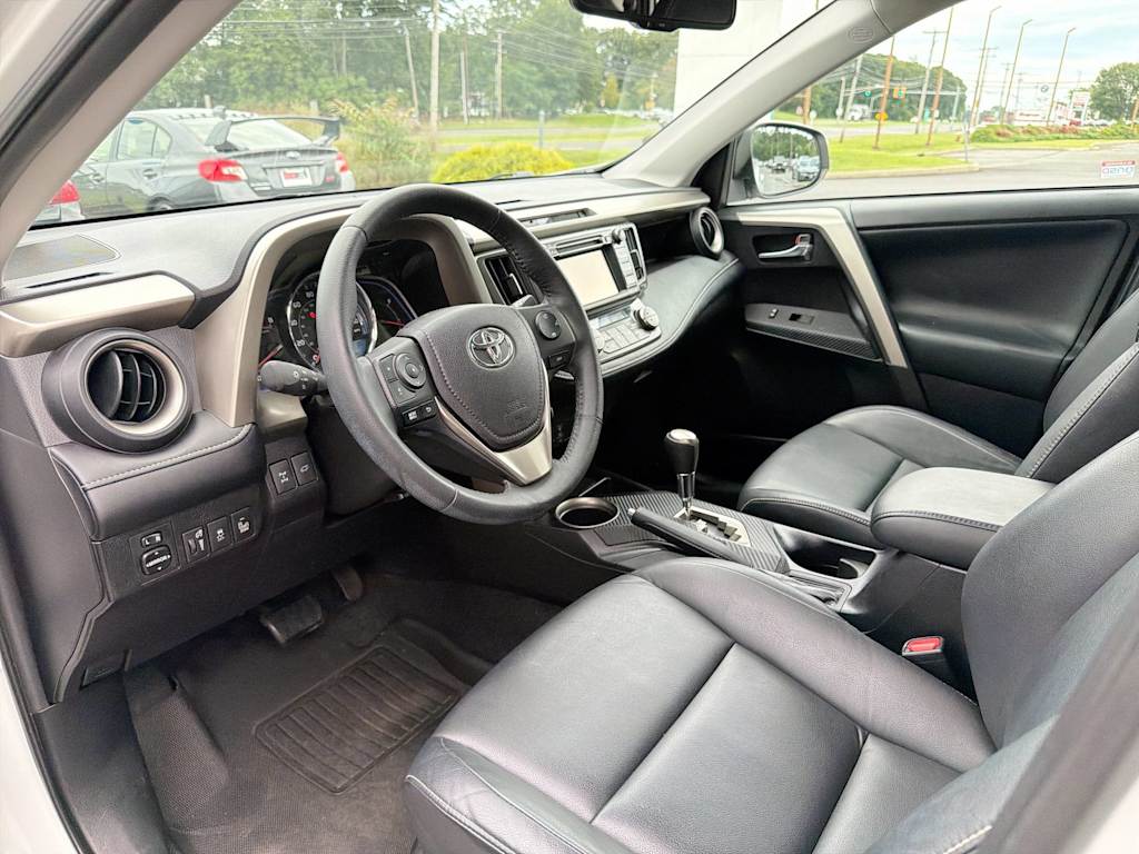 Thumbnail: 2015 Toyota RAV4 - 2