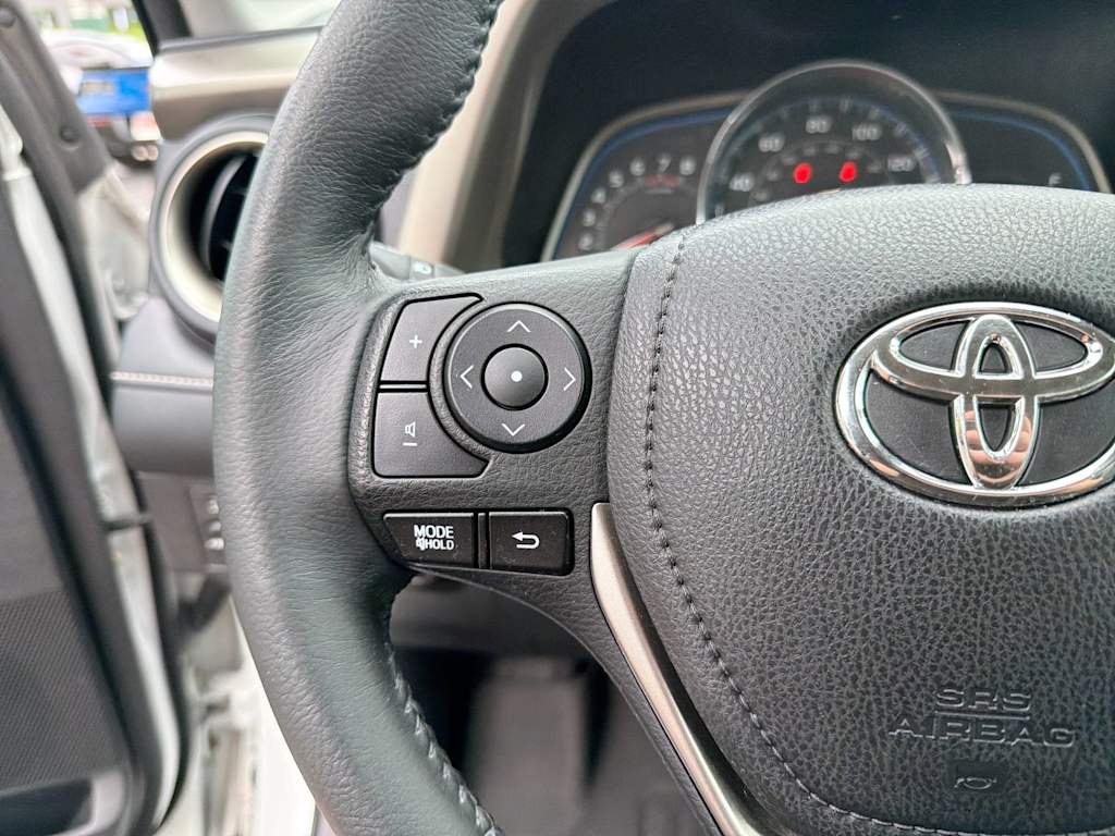 Thumbnail: 2015 Toyota RAV4 - 31