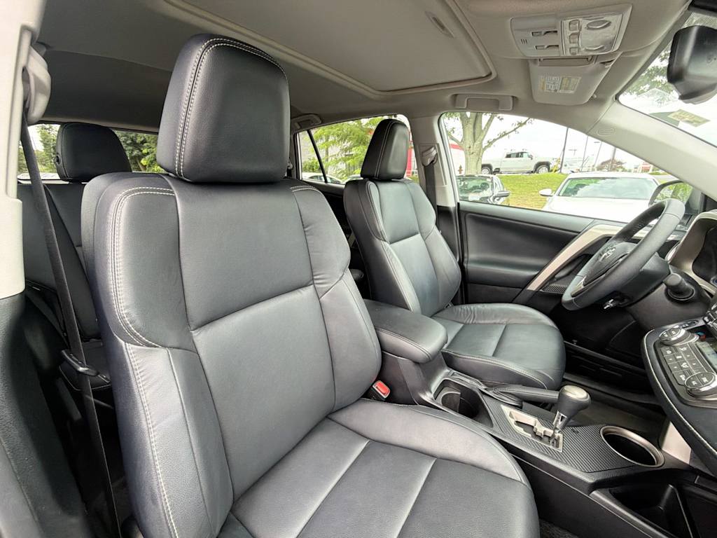 Thumbnail: 2015 Toyota RAV4 - 27